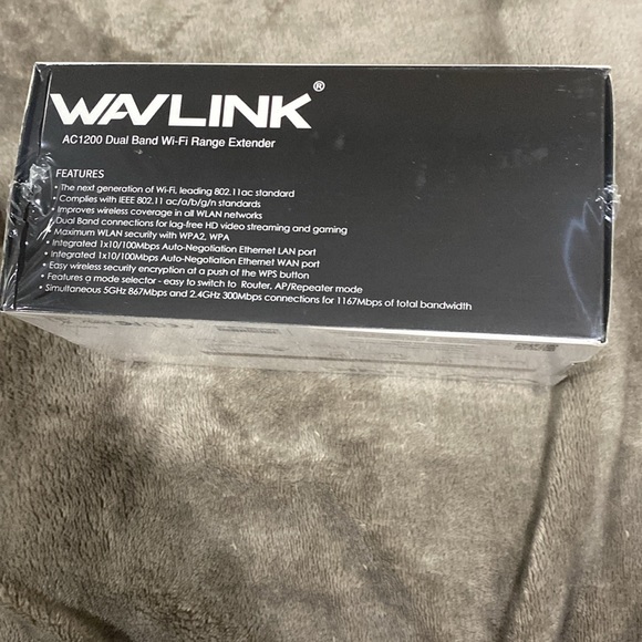 WAVLINK AC1200 Dual Band Wi-Fi Range Extender - Picture 4 of 4